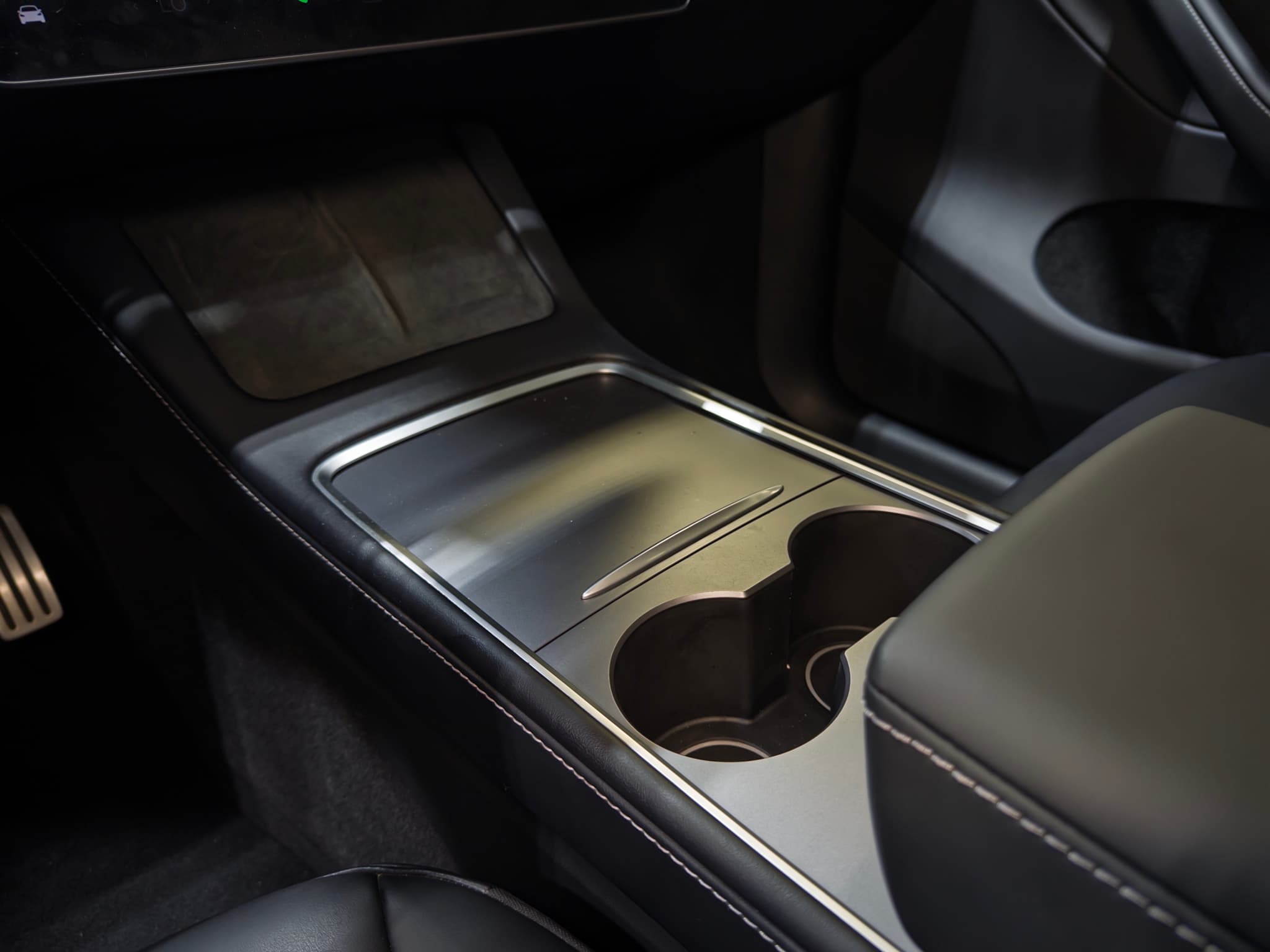 2024 Tesla Model Y view 16
