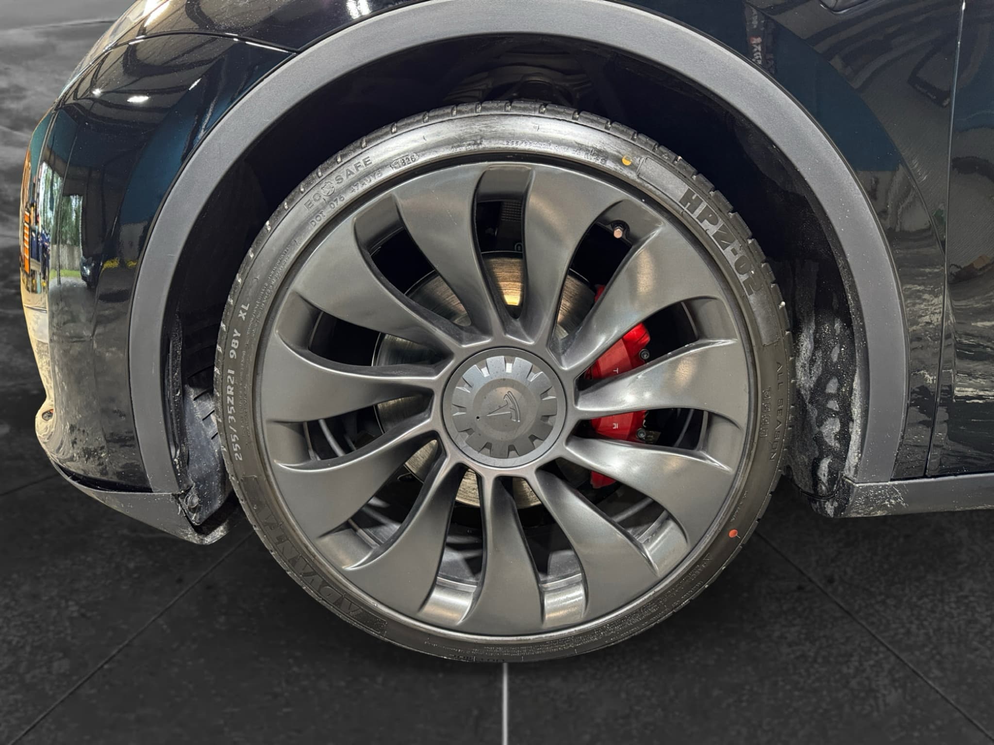 2024 Tesla Model Y view 28