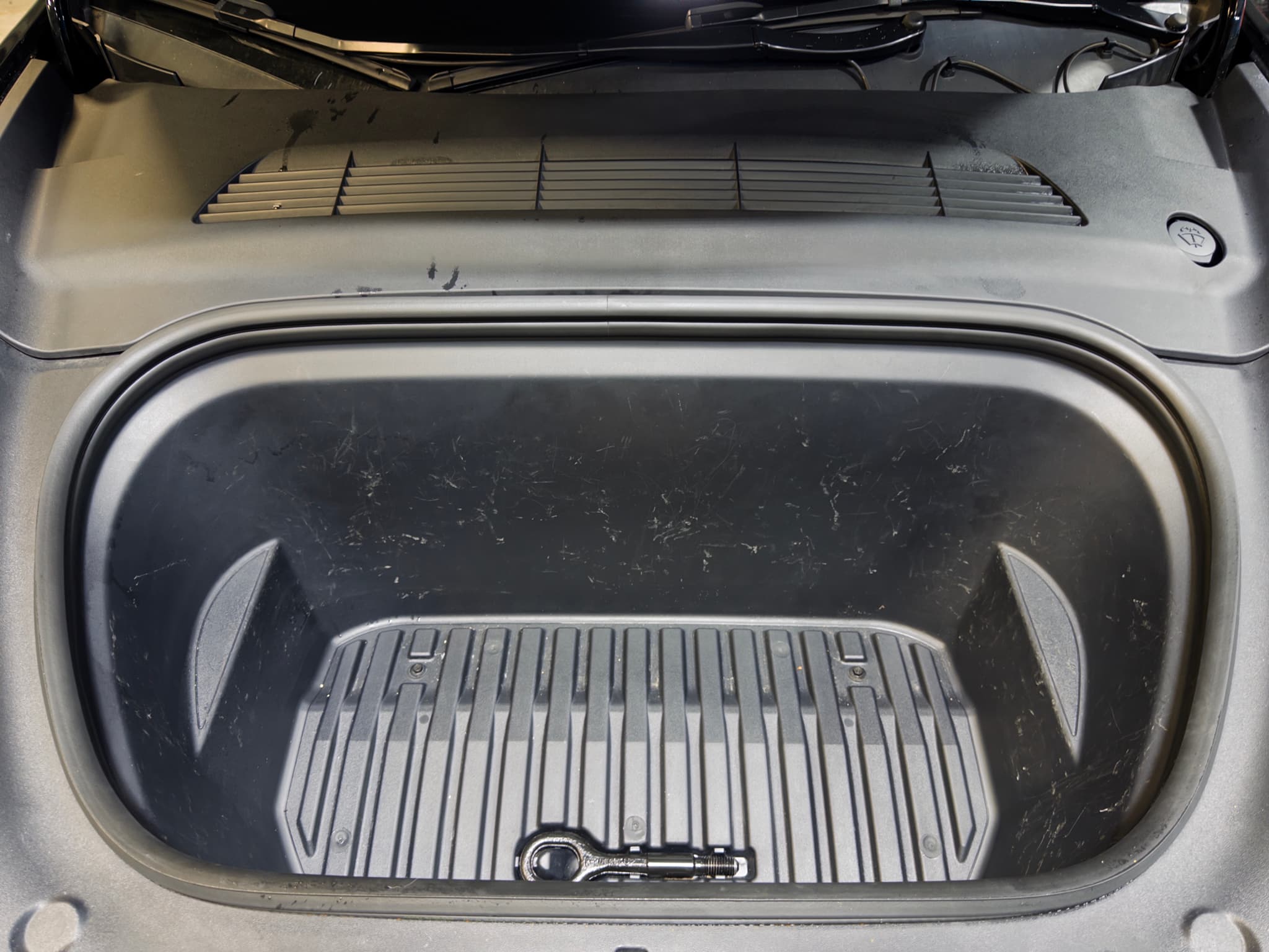 2024 Tesla Model Y view 23
