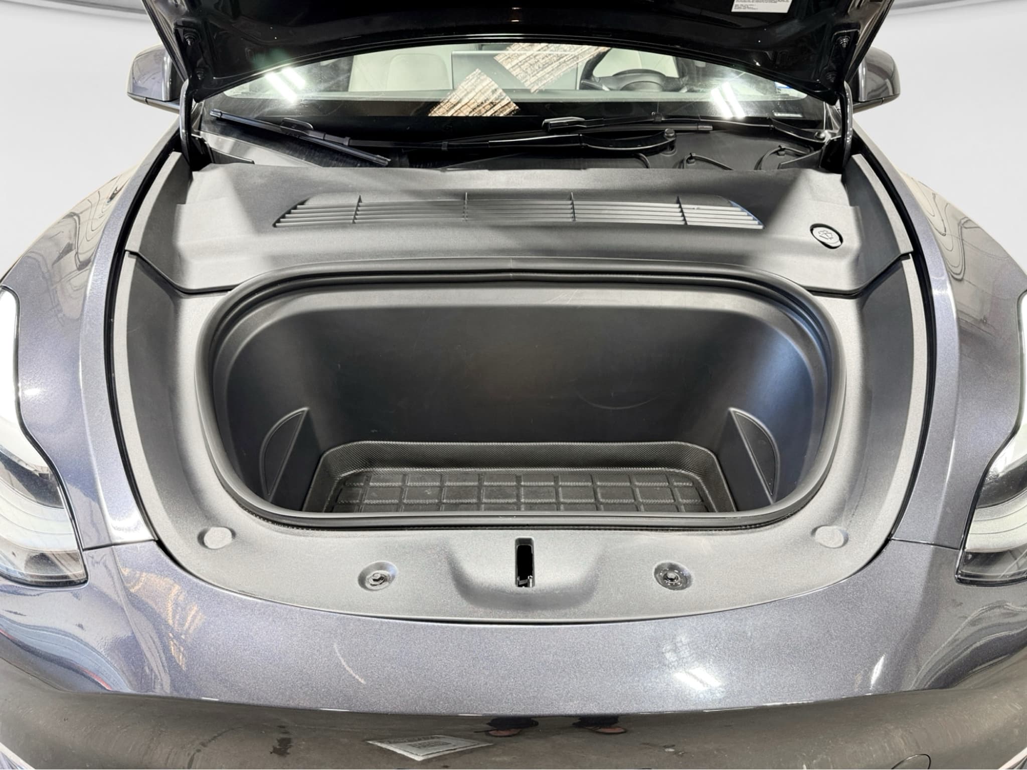 2024 Tesla Model Y view 24