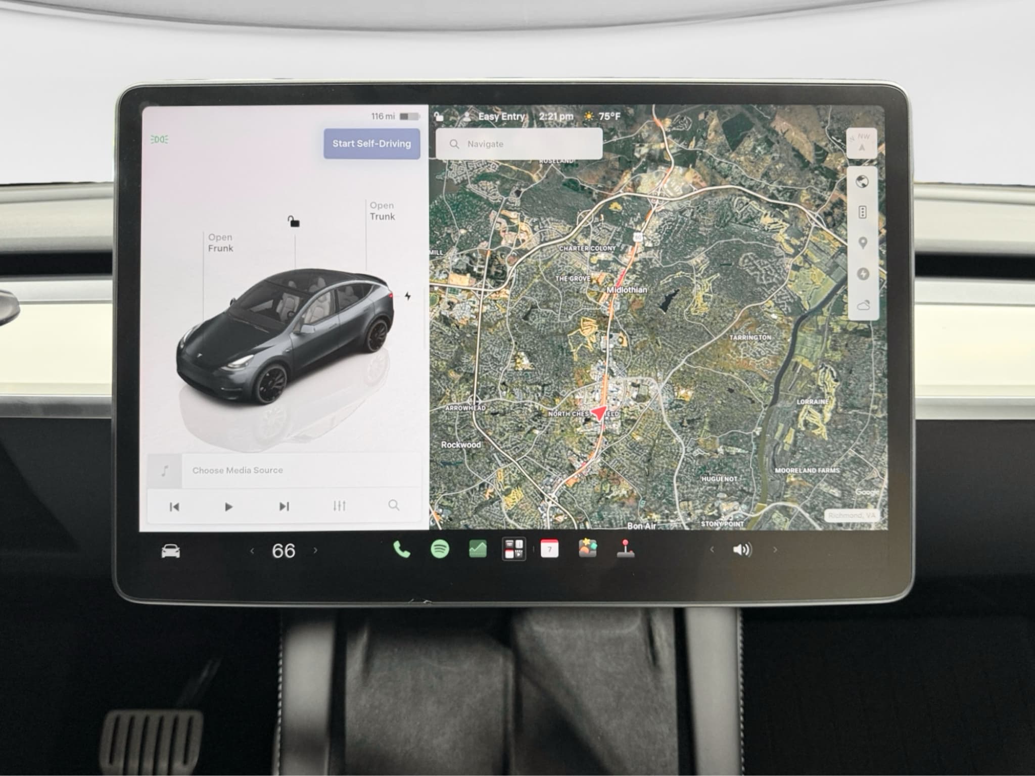 2024 Tesla Model Y view 9