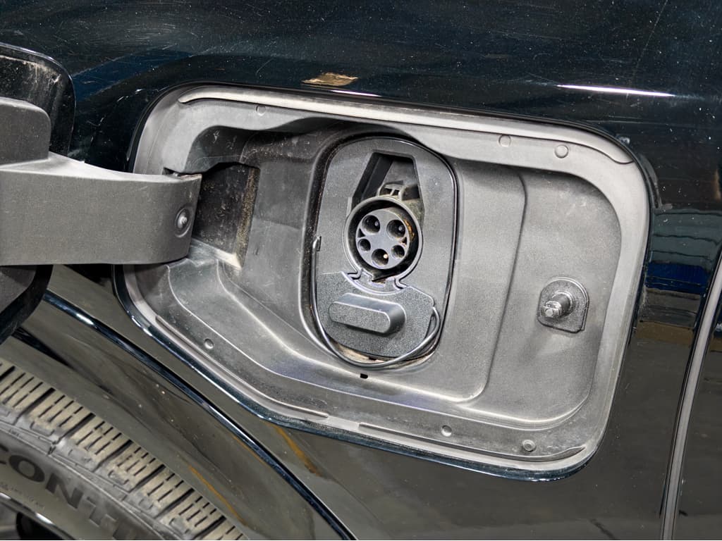 2024 Chevrolet Equinox EV view 5