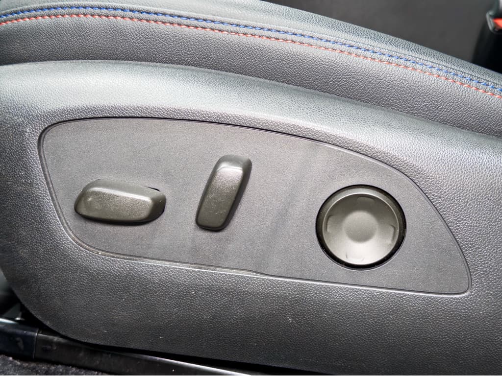 2024 Chevrolet Equinox EV view 7