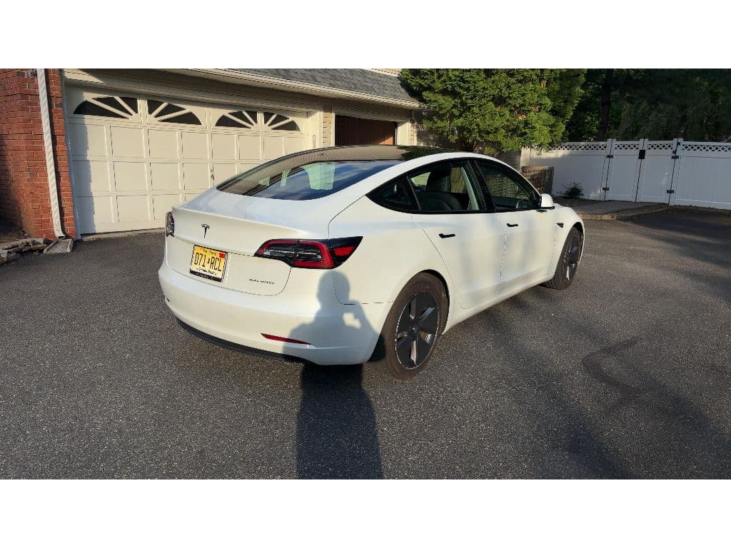 2022 Tesla Model 3 view 3