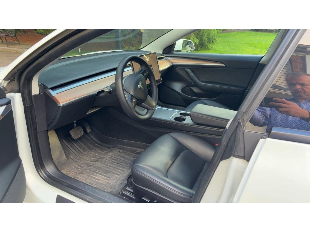 2022 Tesla Model 3 view 5