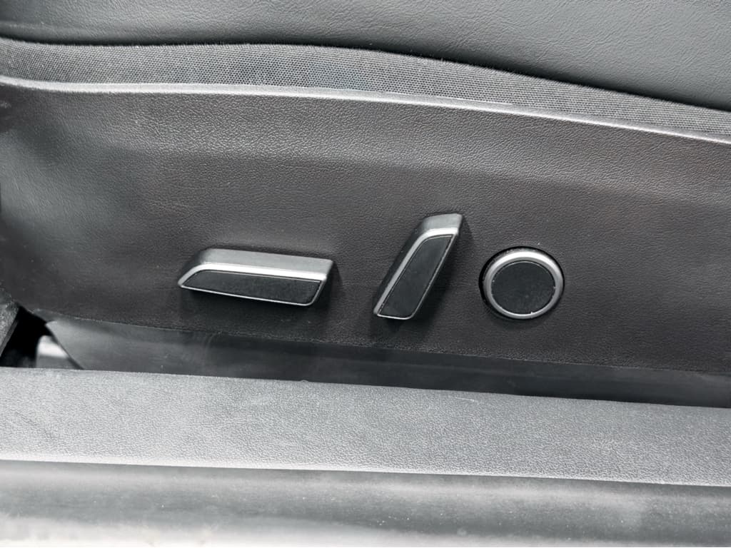 2022 Tesla Model 3 view 7