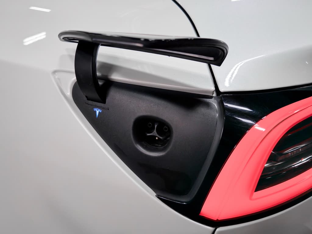 2022 Tesla Model 3 view 5