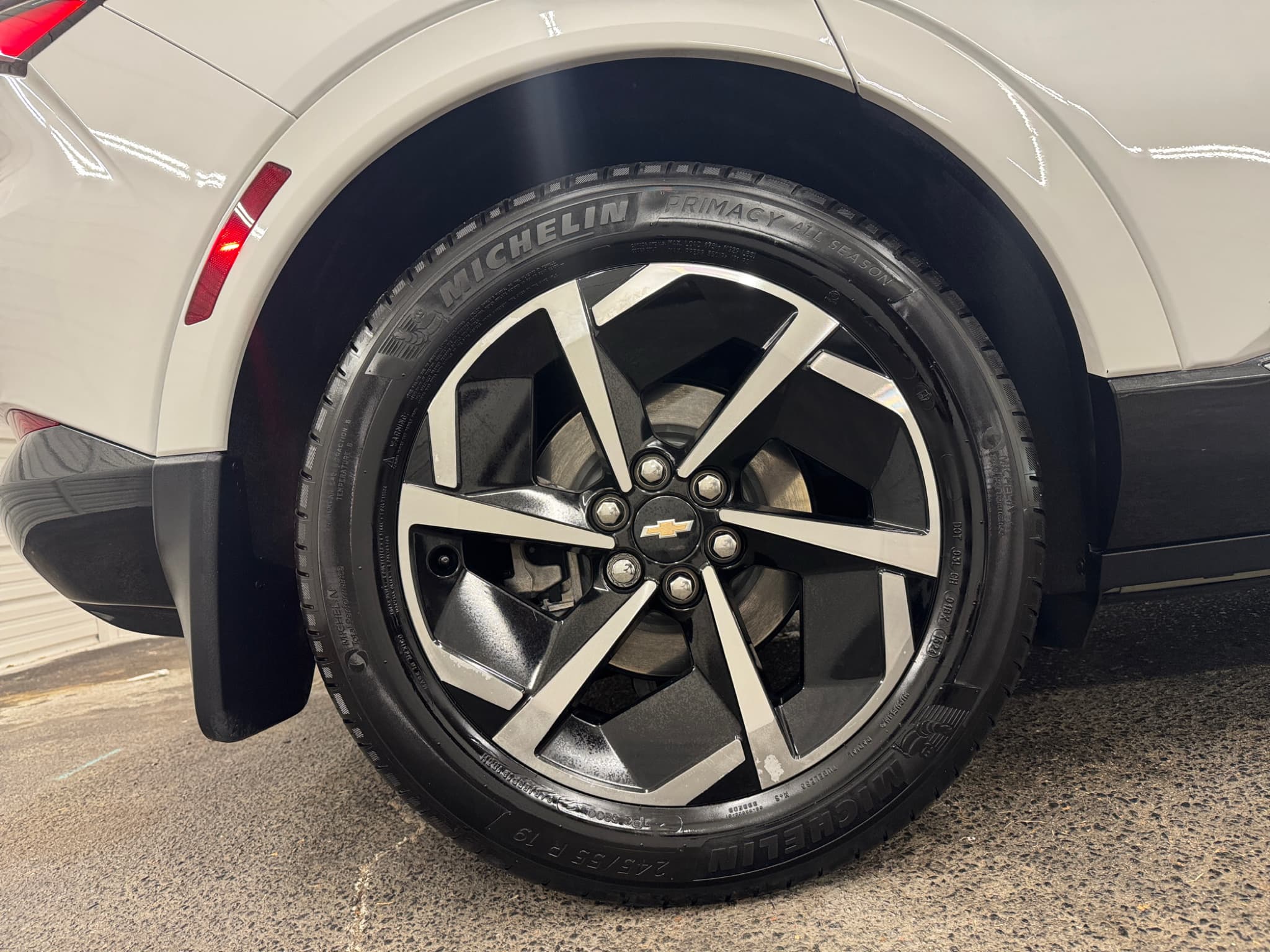 2024 Chevrolet Equinox EV view 15