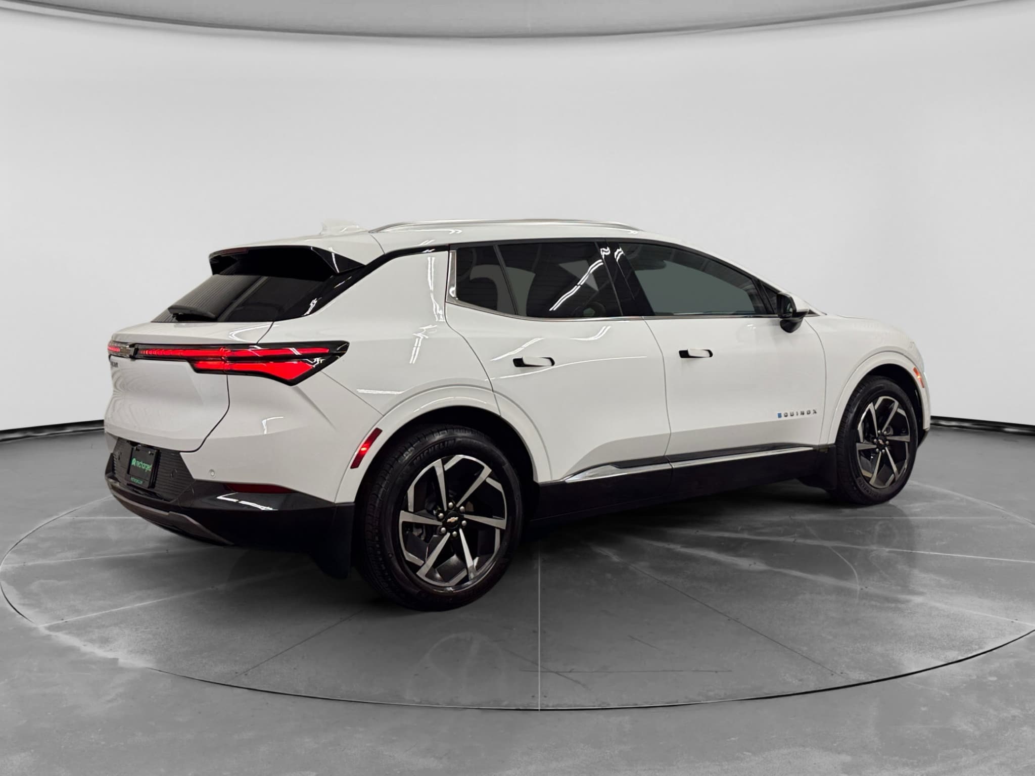 2024 Chevrolet Equinox EV view 18