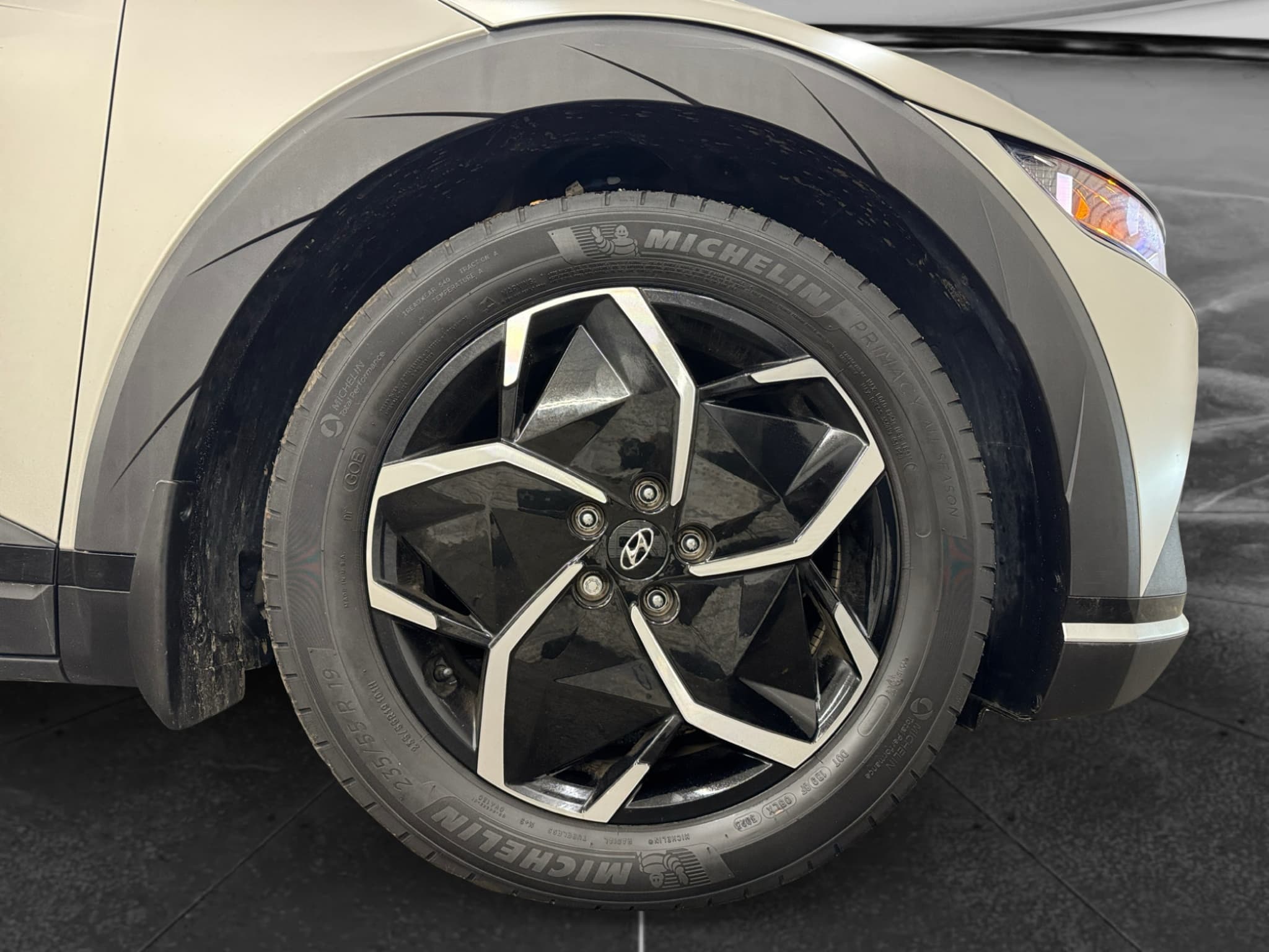 2024 Hyundai IONIQ 5 view 19