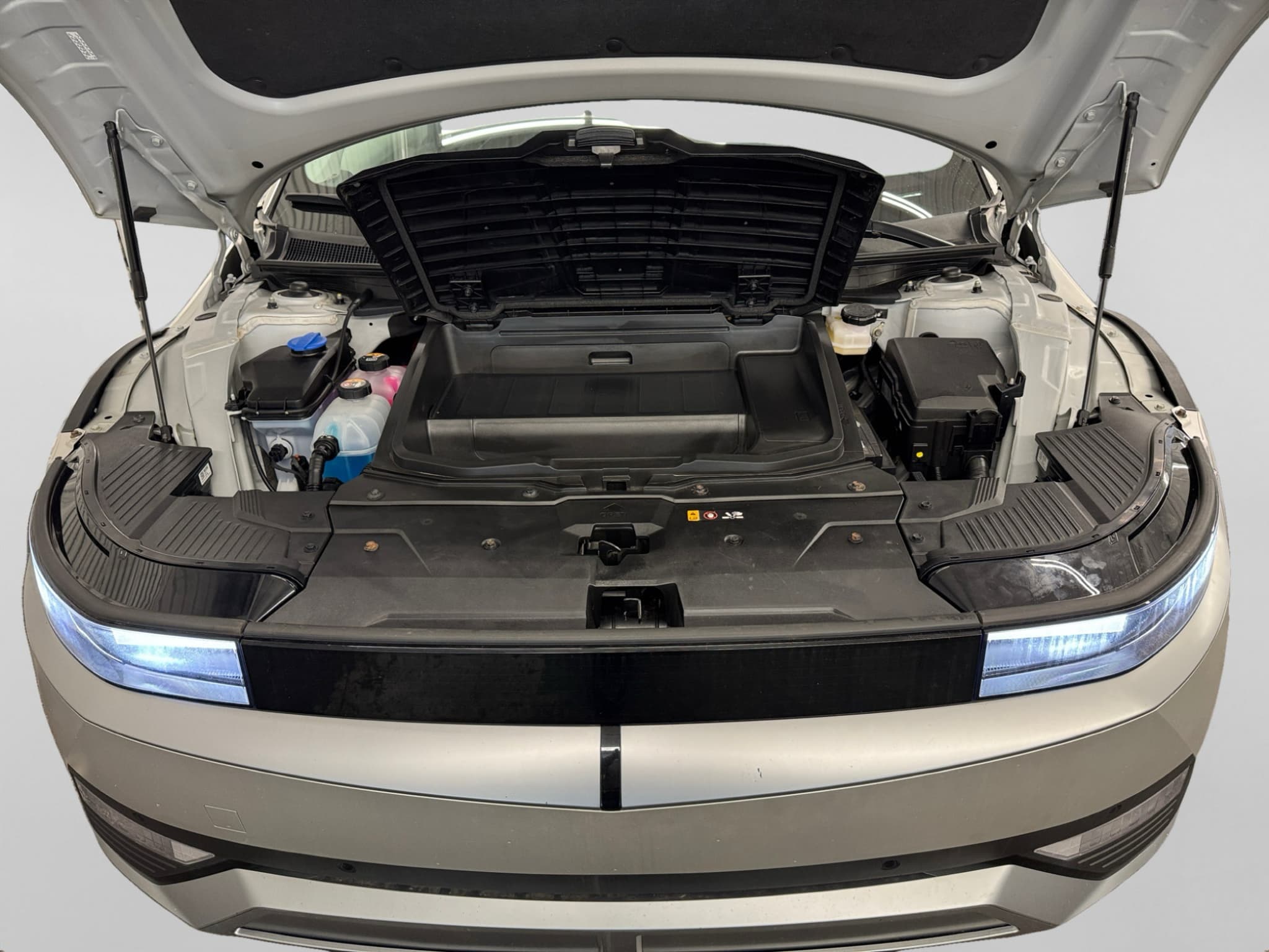 2024 Hyundai IONIQ 5 view 12