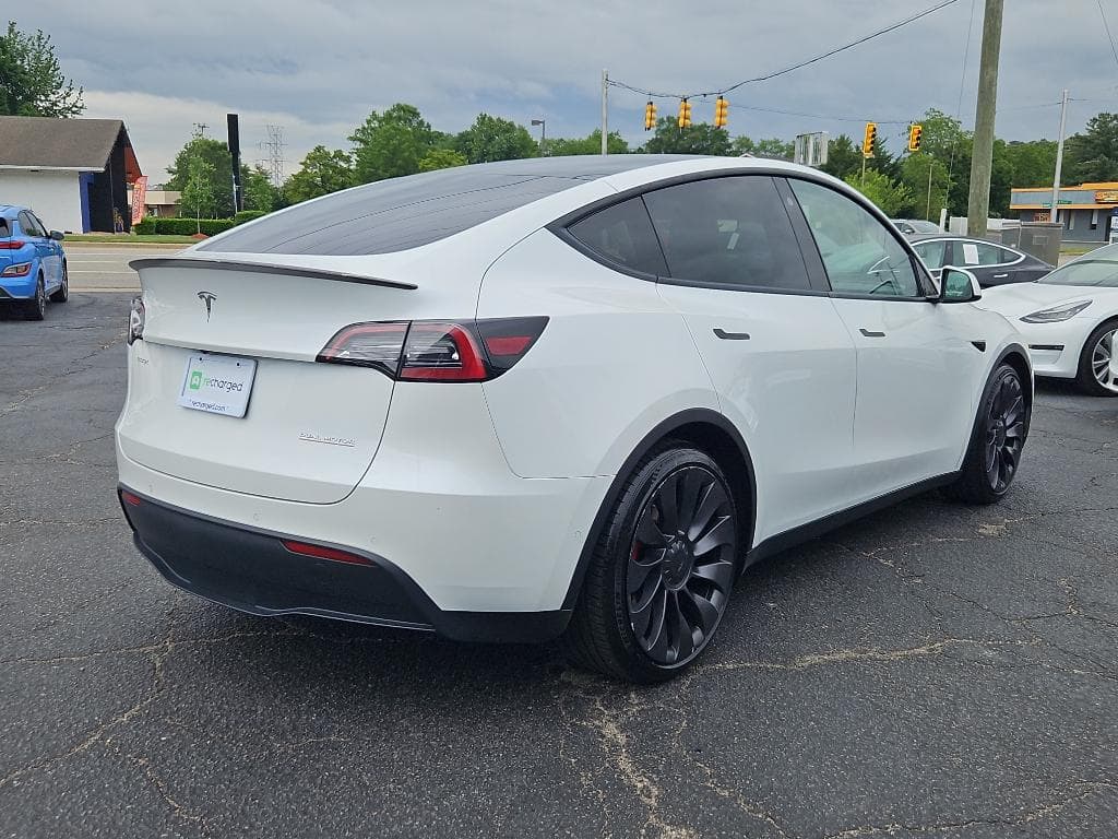 2021 Tesla Model Y view 3