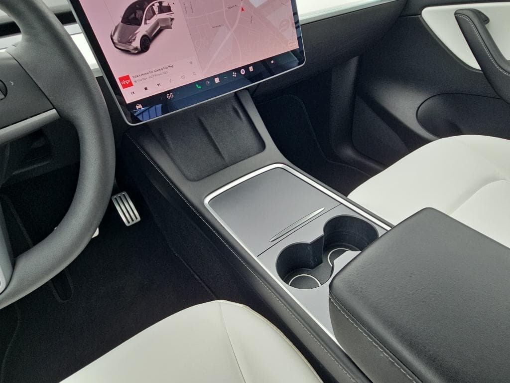 2021 Tesla Model Y view 14