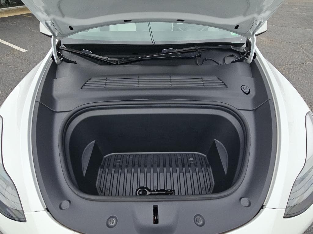 2021 Tesla Model Y view 20