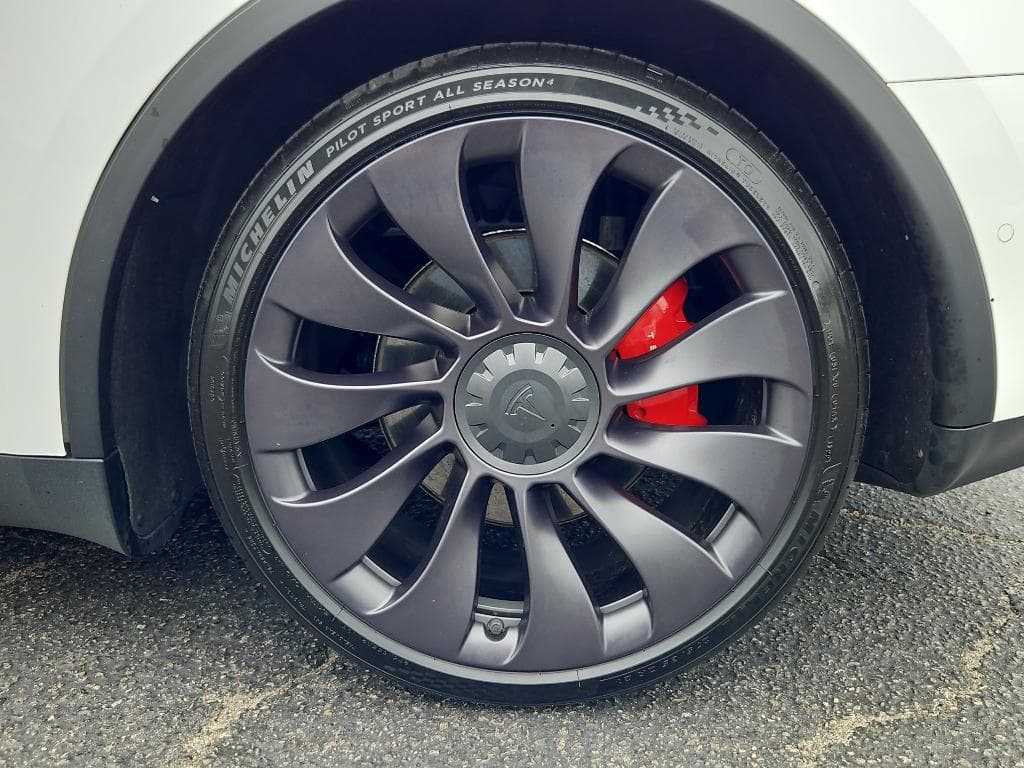 2021 Tesla Model Y view 25