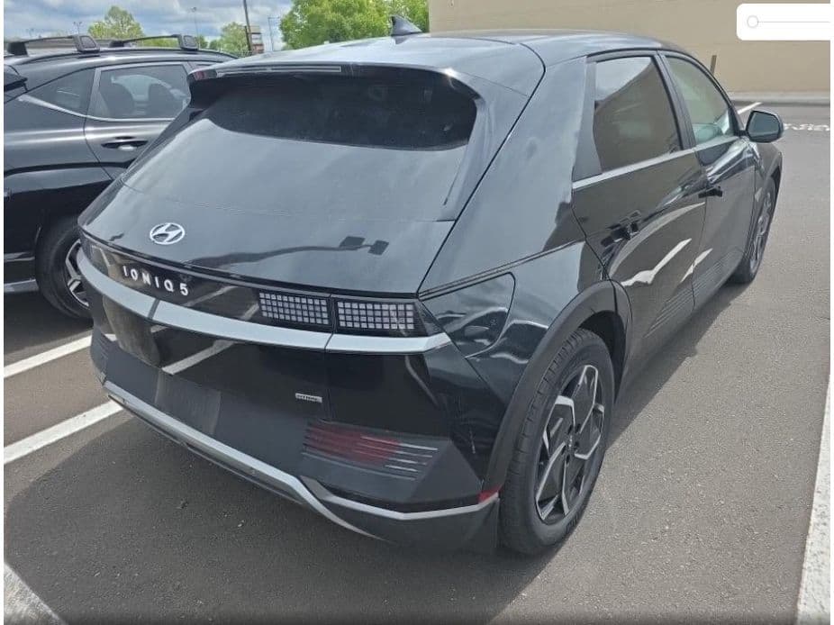 2024 Hyundai IONIQ 5 view 2