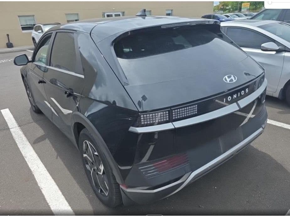 2024 Hyundai IONIQ 5 view 3