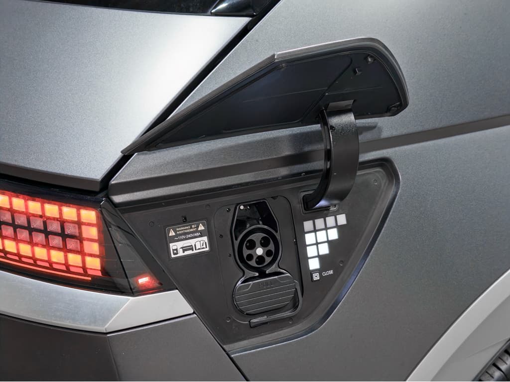 2024 Hyundai IONIQ 5 view 5