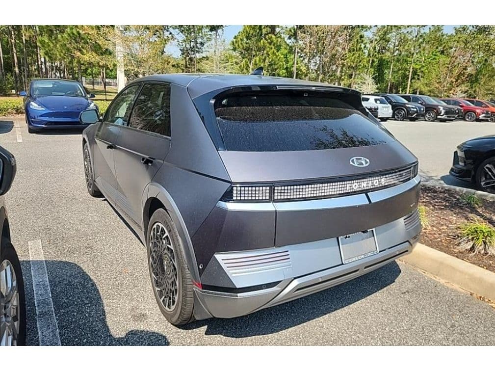 2024 Hyundai IONIQ 5 view 4
