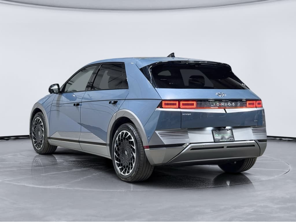 2024 Hyundai IONIQ 5 view 2