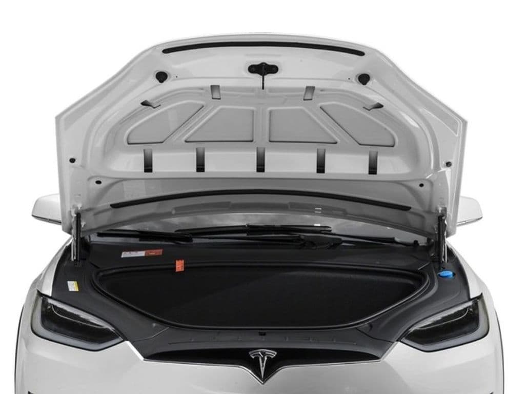 2017 Tesla Model X view 13