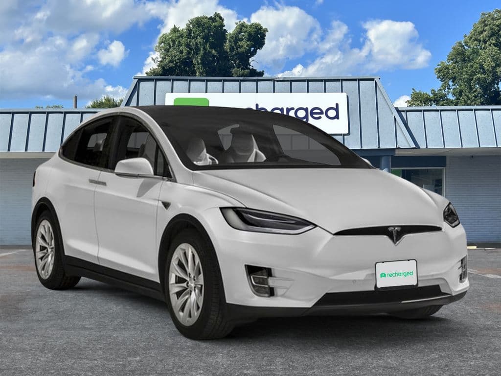2017 Tesla Model X view 5