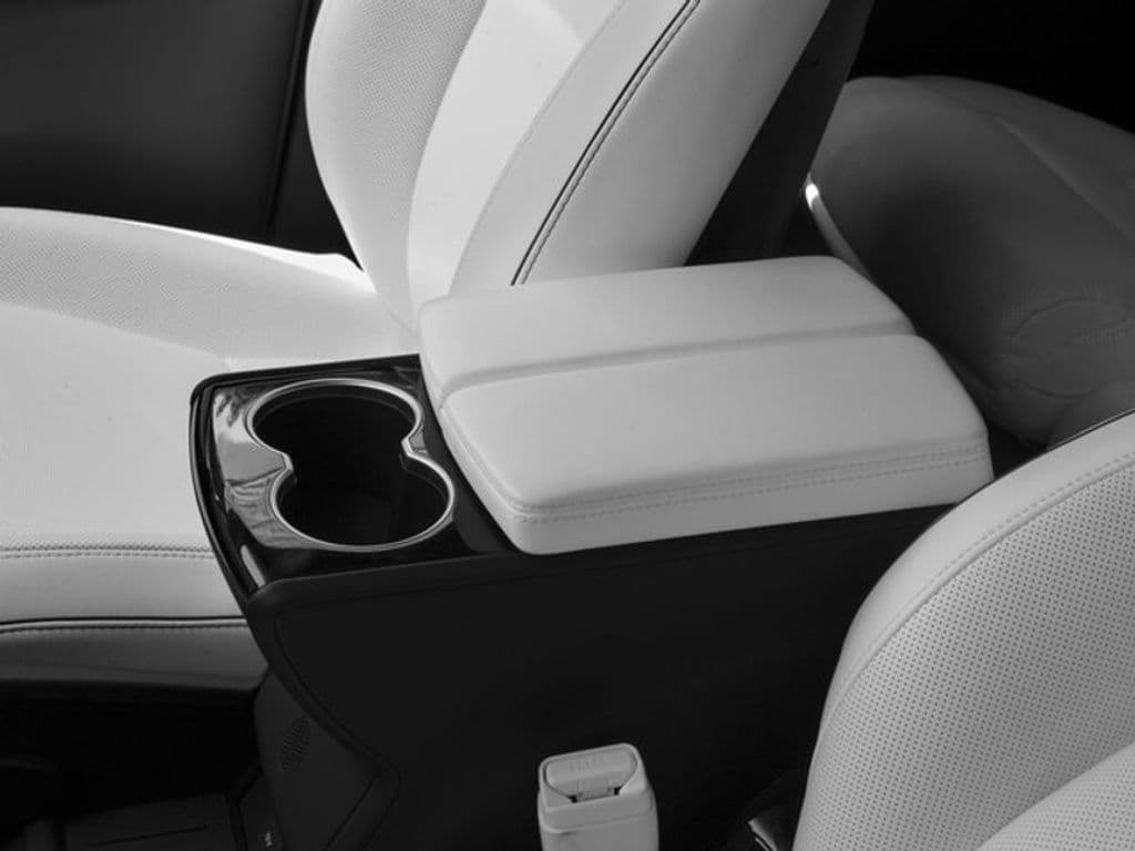 2017 Tesla Model X view 15