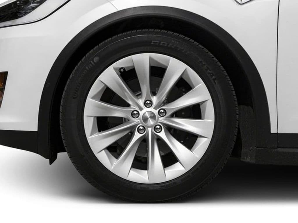 2017 Tesla Model X view 8