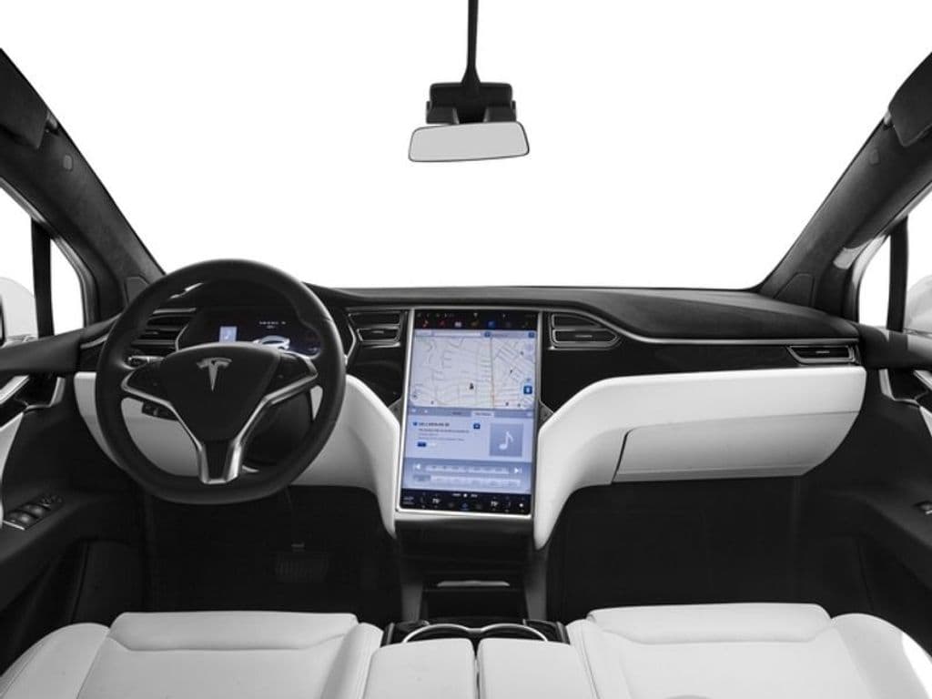 2017 Tesla Model X view 9