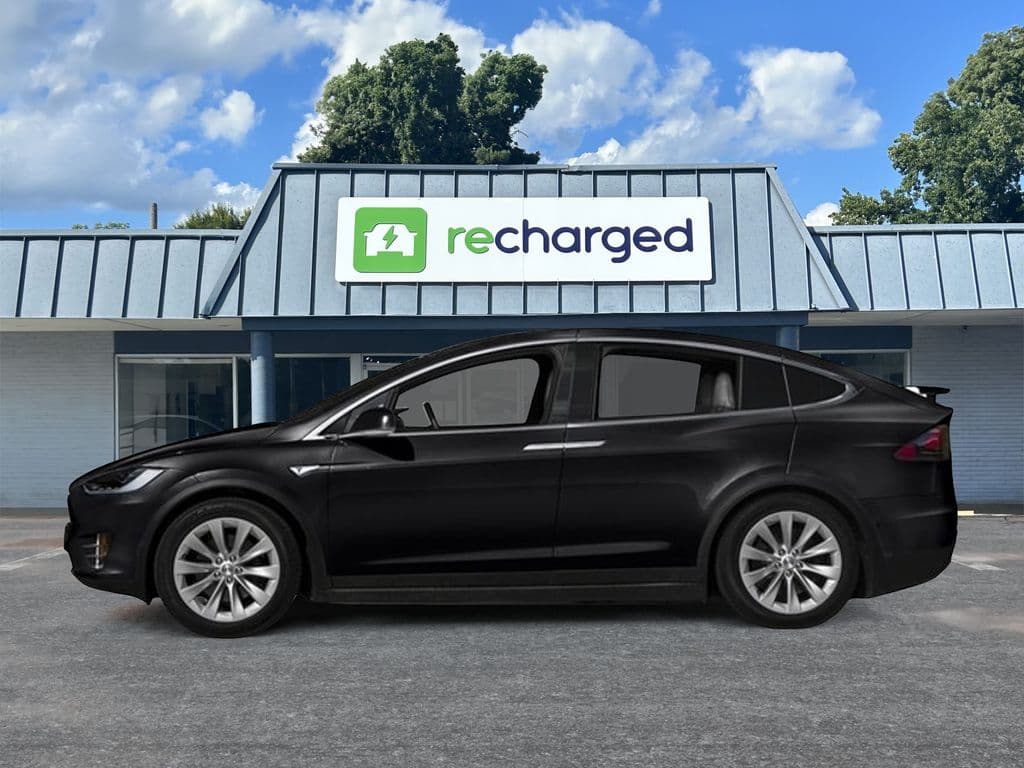 2017 Tesla Model X view 2