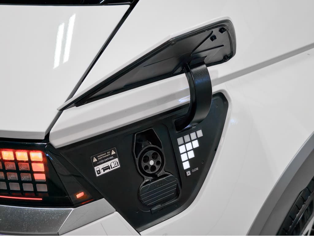 2024 Hyundai IONIQ 5 view 5