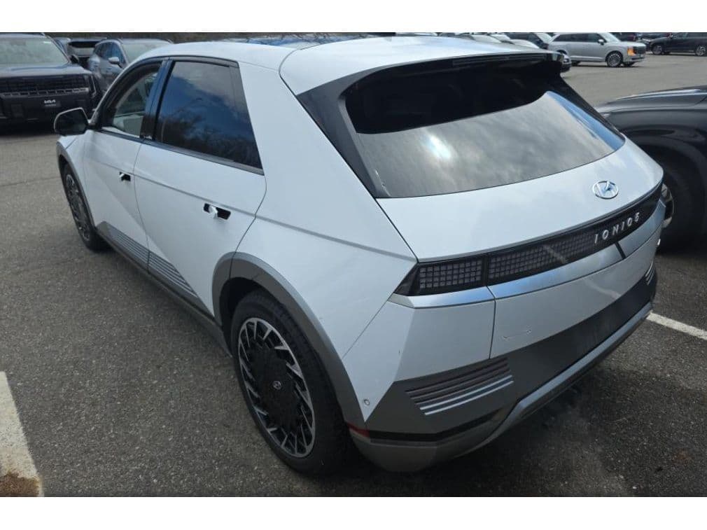 2024 Hyundai IONIQ 5 view 4