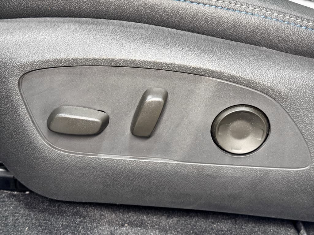 2024 Chevrolet Equinox EV view 7