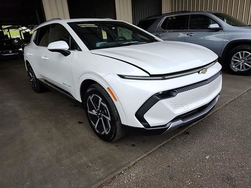 2024 Chevrolet Equinox EV view 4