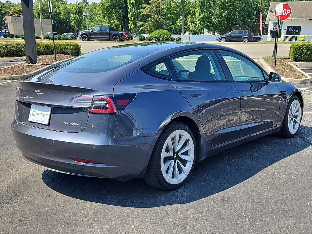 2022 Tesla Model 3 view 3
