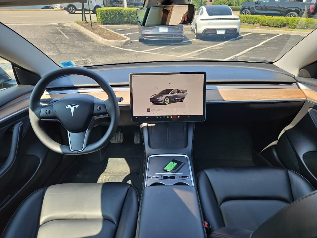 2022 Tesla Model 3 view 7