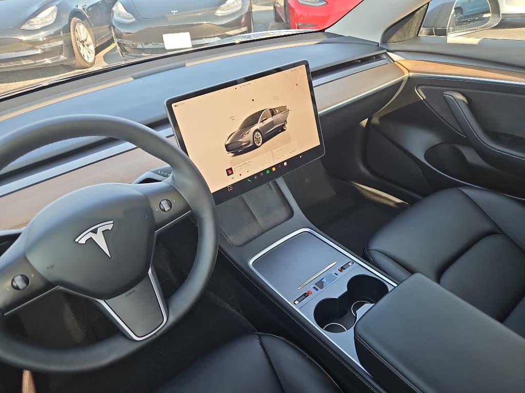 2022 Tesla Model 3 view 16