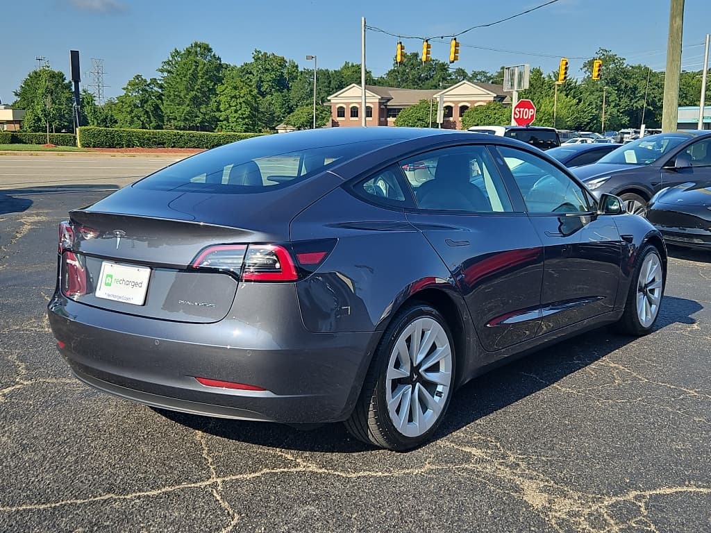2022 Tesla Model 3 view 3
