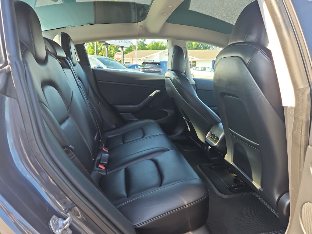 2022 Tesla Model 3 view 19