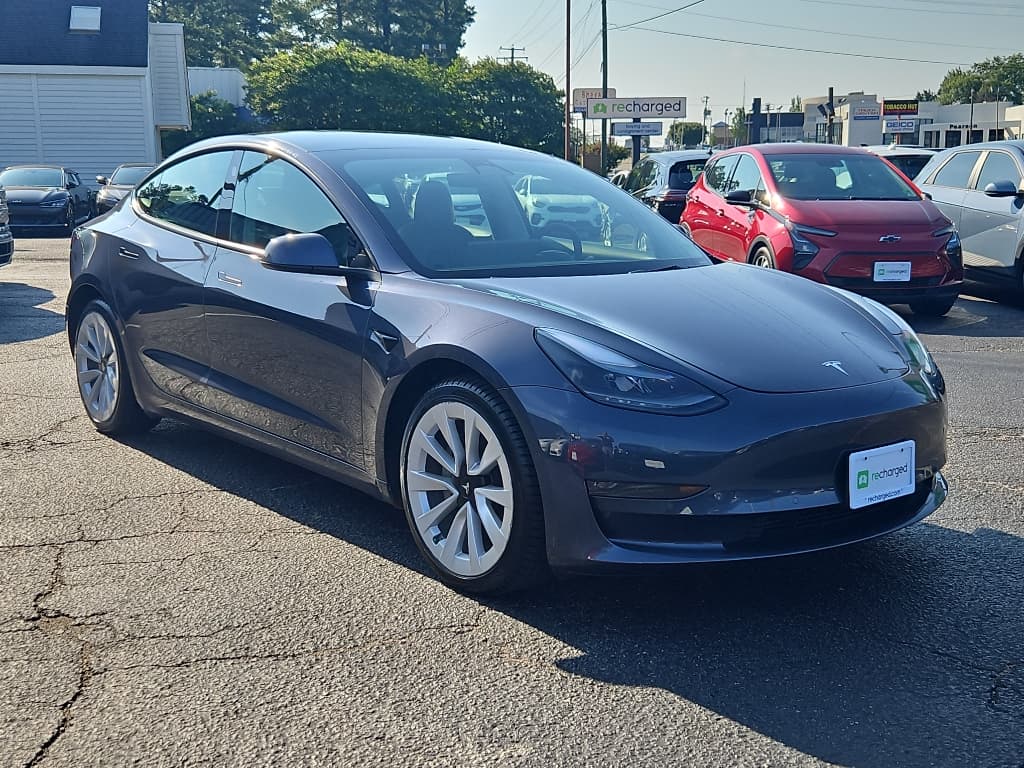 2022 Tesla Model 3 view 4