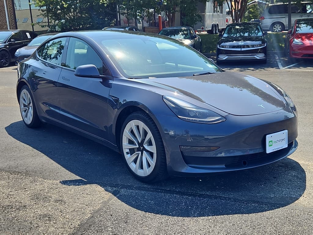 2022 Tesla Model 3 view 4