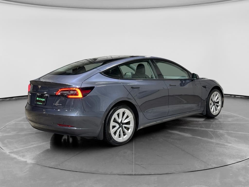 2022 Tesla Model 3 view 3