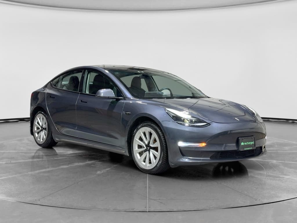 2022 Tesla Model 3 view 4