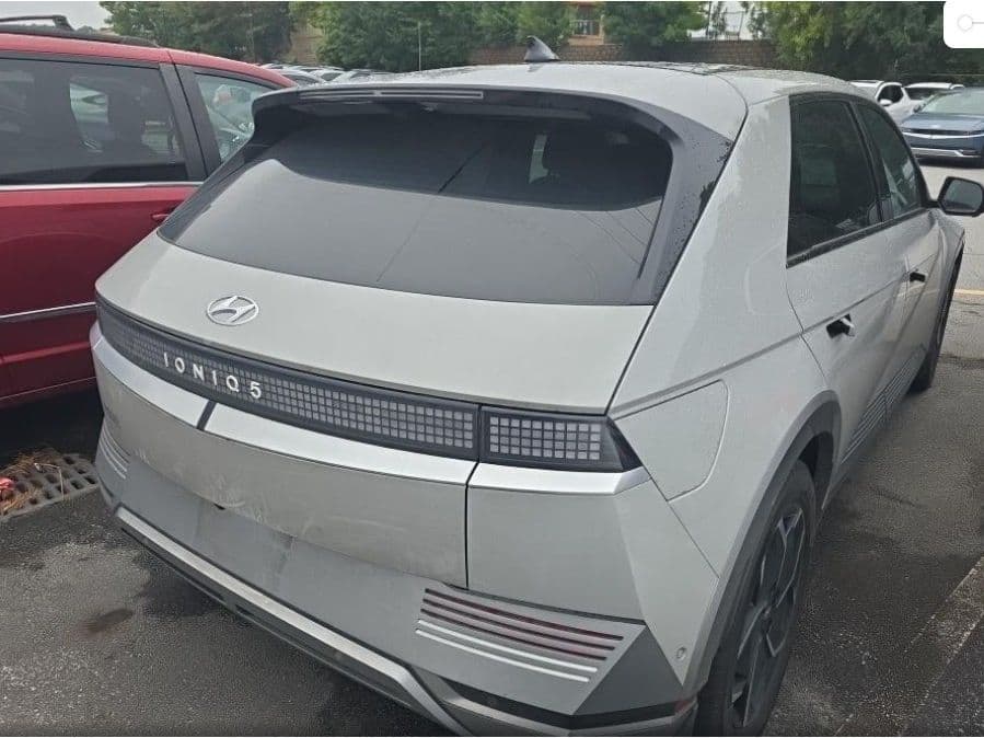 2024 Hyundai IONIQ 5 view 4