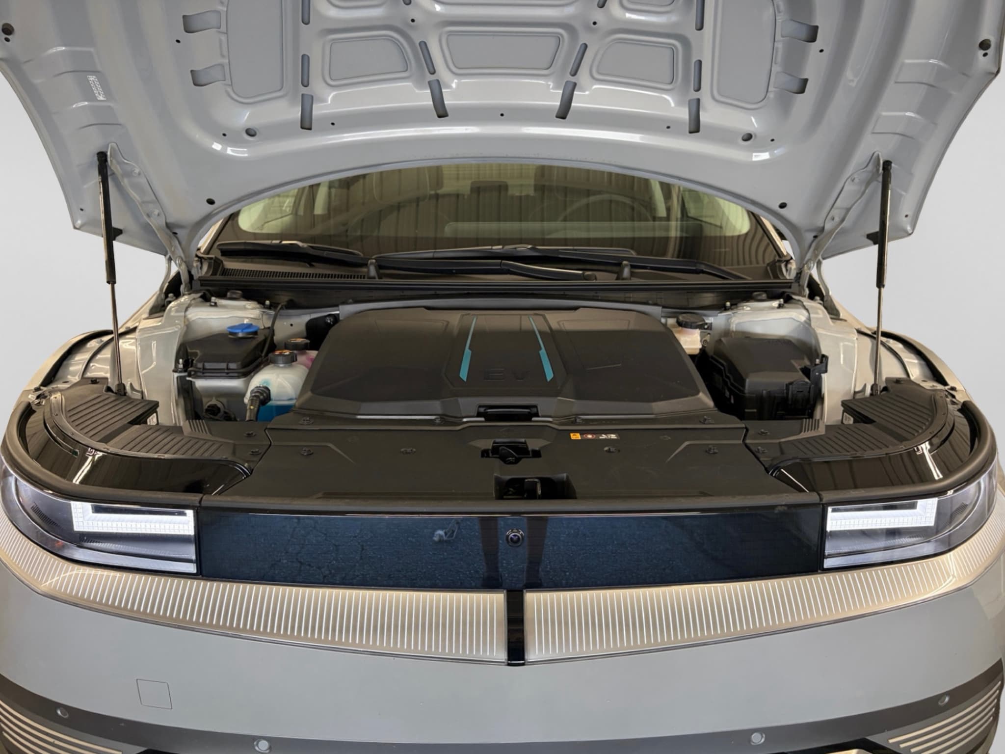 2024 Hyundai IONIQ 5 view 23