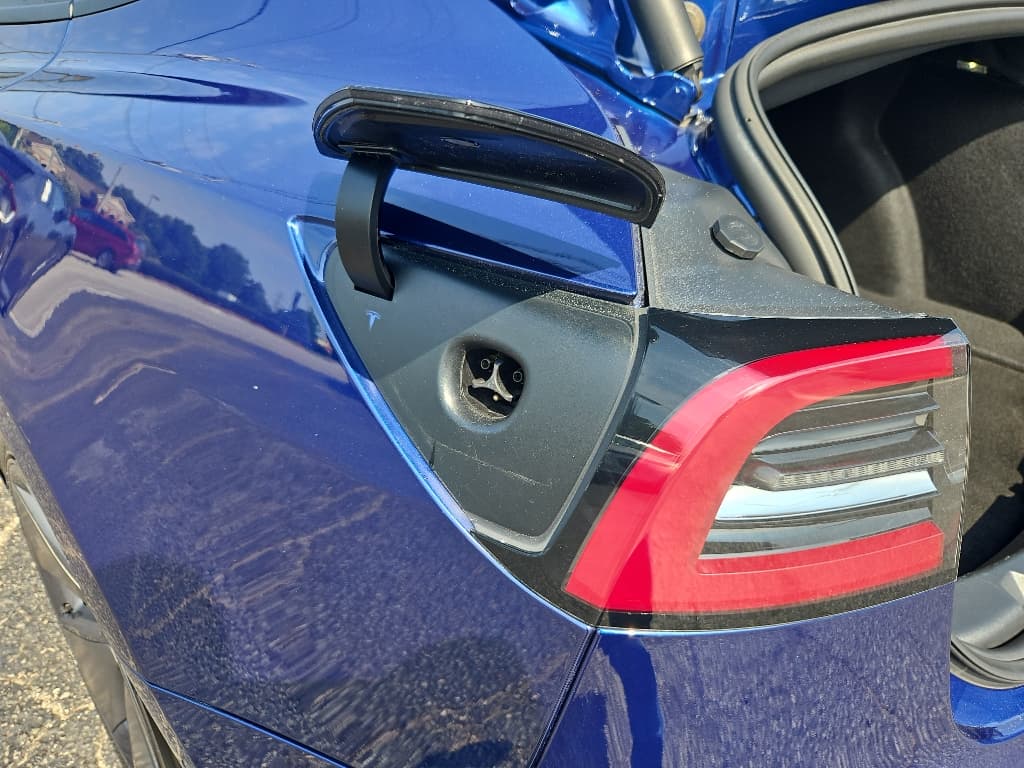 2022 Tesla Model 3 view 5