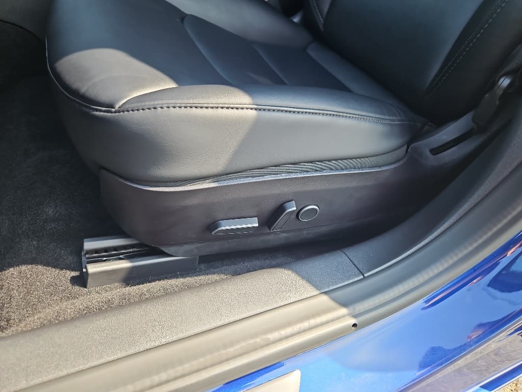 2022 Tesla Model 3 view 7