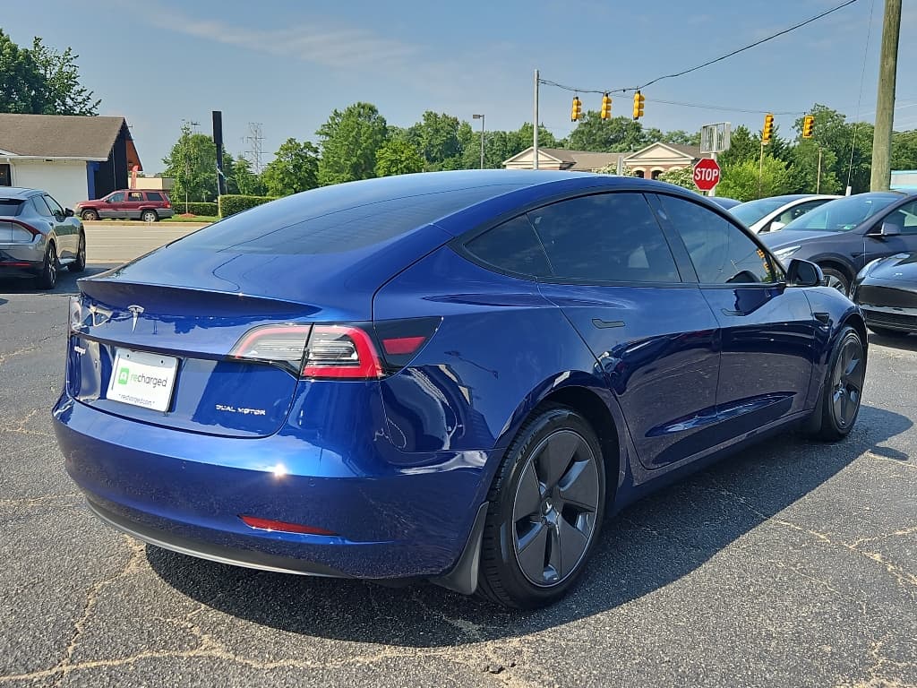 2022 Tesla Model 3 view 3