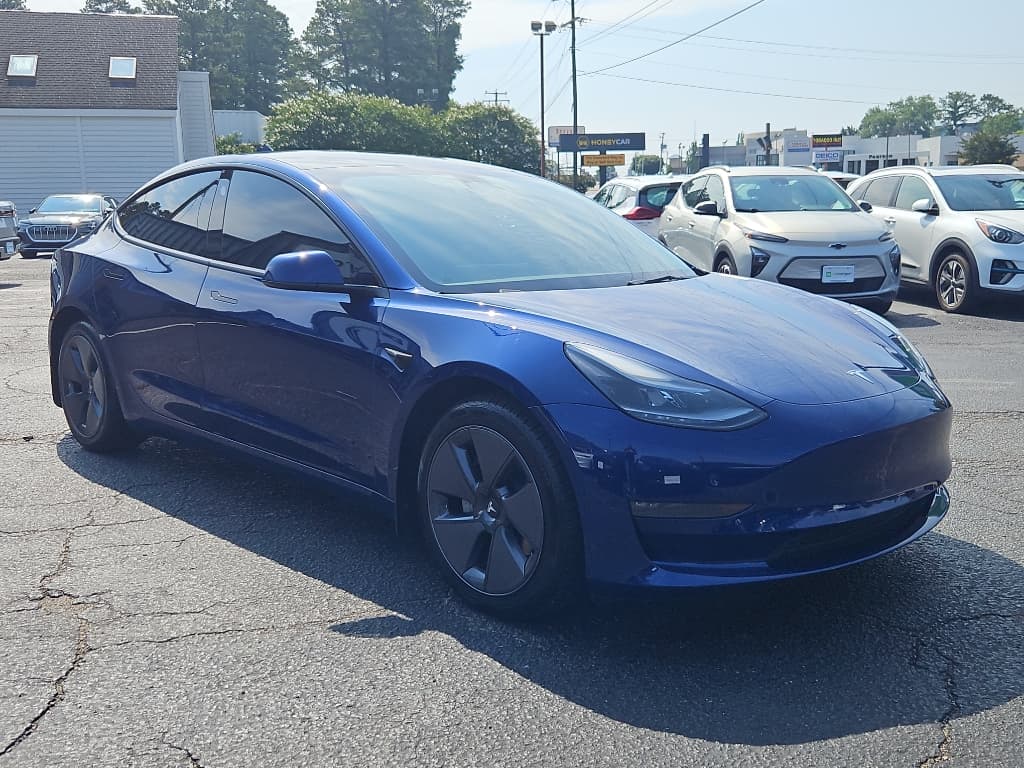 2022 Tesla Model 3 view 4