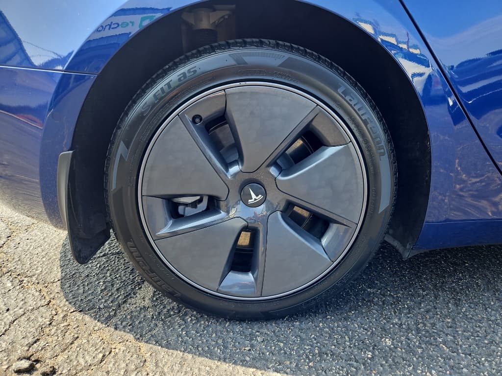 2022 Tesla Model 3 view 28